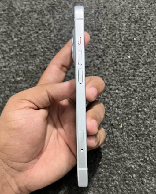 iPhone 15 - Image 2