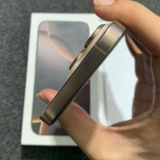 iPhone 16 Pro - Image 3